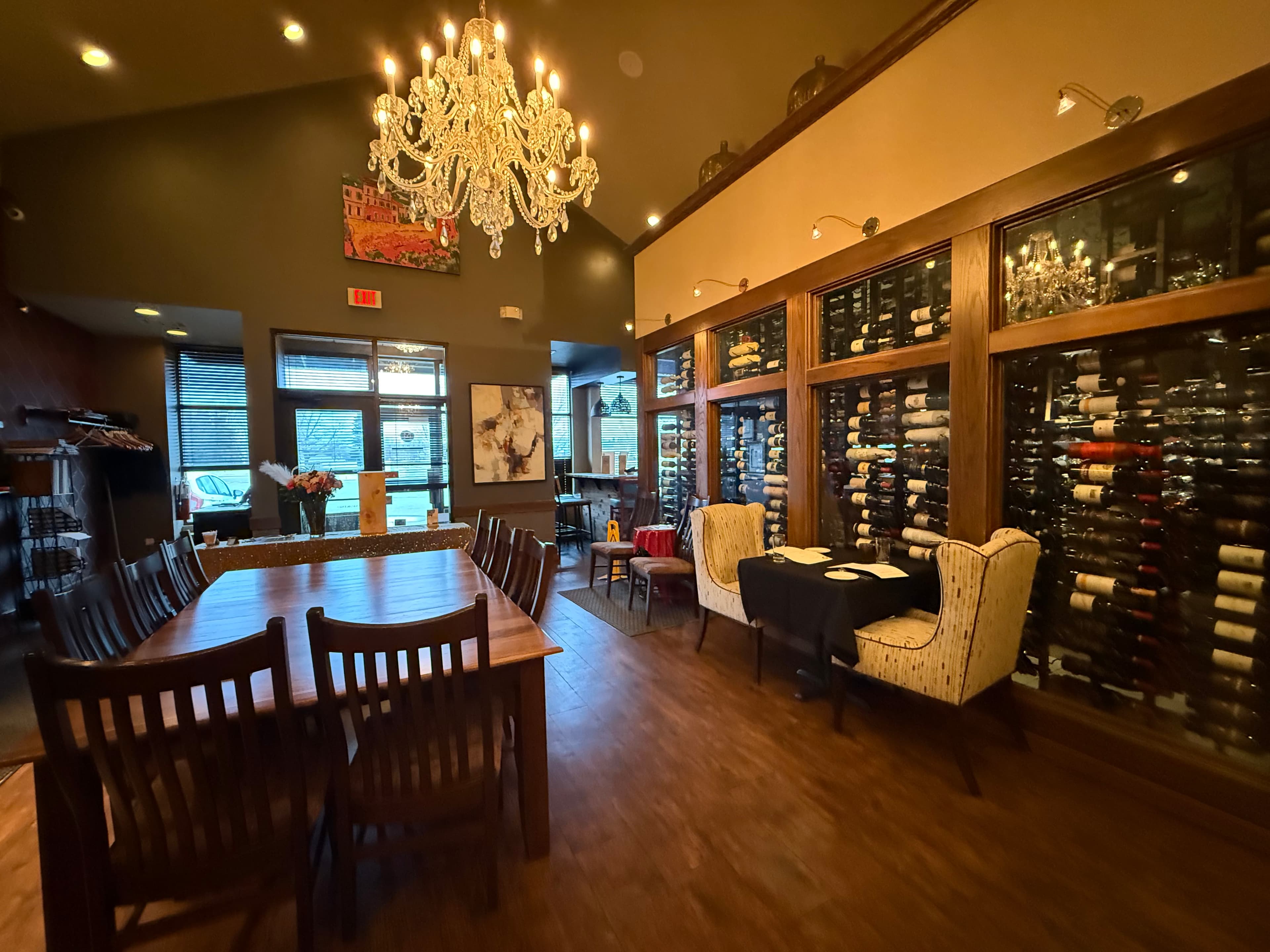 Maxwell's Restaurant & Bar dining room